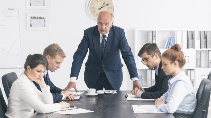 4 طرق للتعامل مع السلوك التخريبي خلال مرحلة التدريب