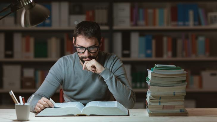 من استراتيجيات التعلُّم النشط التعلُّم الذاتي وتعلم الأقران