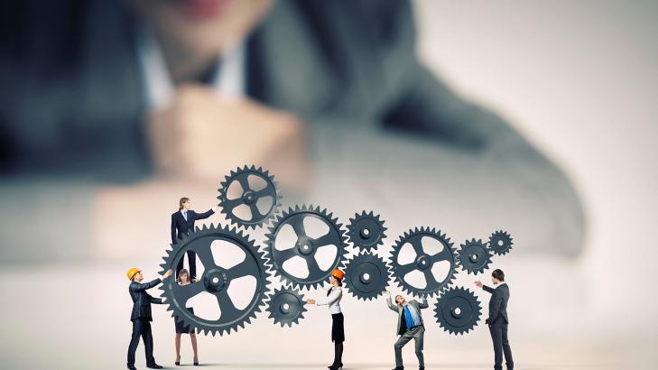 نماذج في الإدارة ونظرياتها وأنماطها ومعوقاتها، وسبل تطبيق النماذج الإدارية على المؤسسات التعليمية (المدرسة)