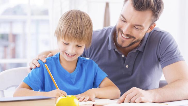 تعليم الطفل الكتابة والطرق لرفع معنوياته ج 2