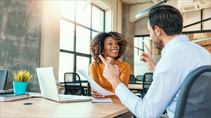 بناء العلامة التجارية في الكوتشينغ: العناصر الأساسية وأفضل الممارسات