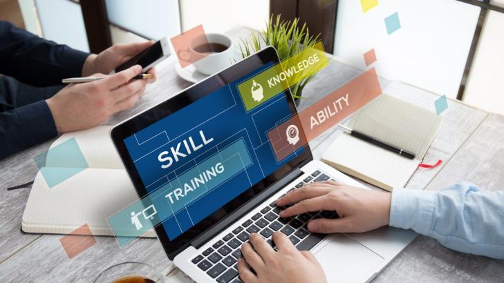 5 طرق لاعتماد التكنولوجيا في التدريب