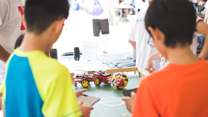 كيف نرى الموهبة؟