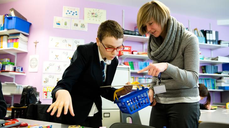 الآثار الإيجابية للعلاقة الطيبة بين المعلم والطالب