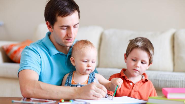 دور الوسائط والوسائل التربوية والمنهاج في العملية التربوية