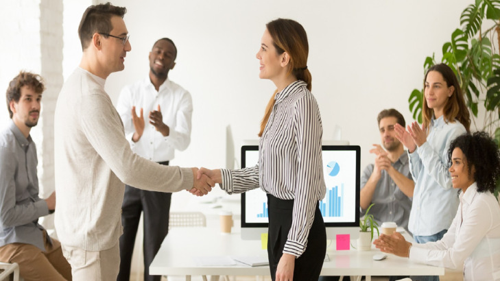 12 برنامجاً فعالاً لتأهيل الموظفين